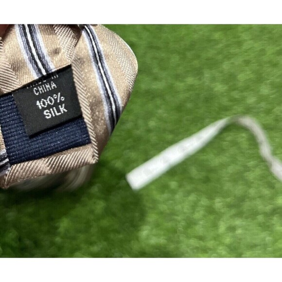 Michael Kors Men's Blue Striped Tie  100% Silk Made in China New With Tag - Picture 7 of 7